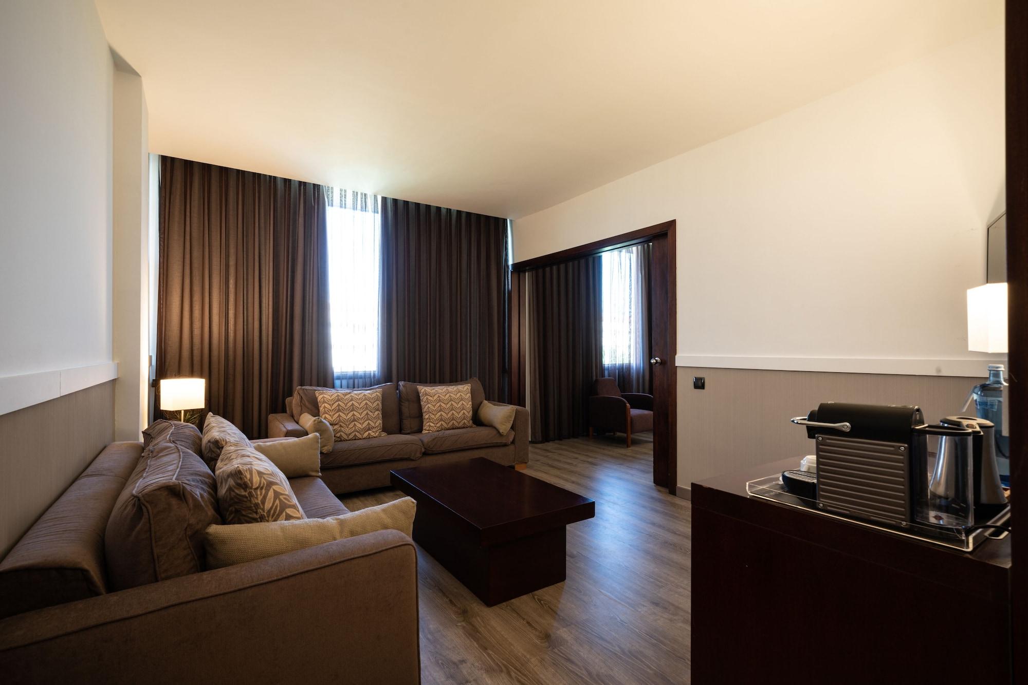 Catalonia Gran Hotel Verdi Sabadell Ngoại thất bức ảnh